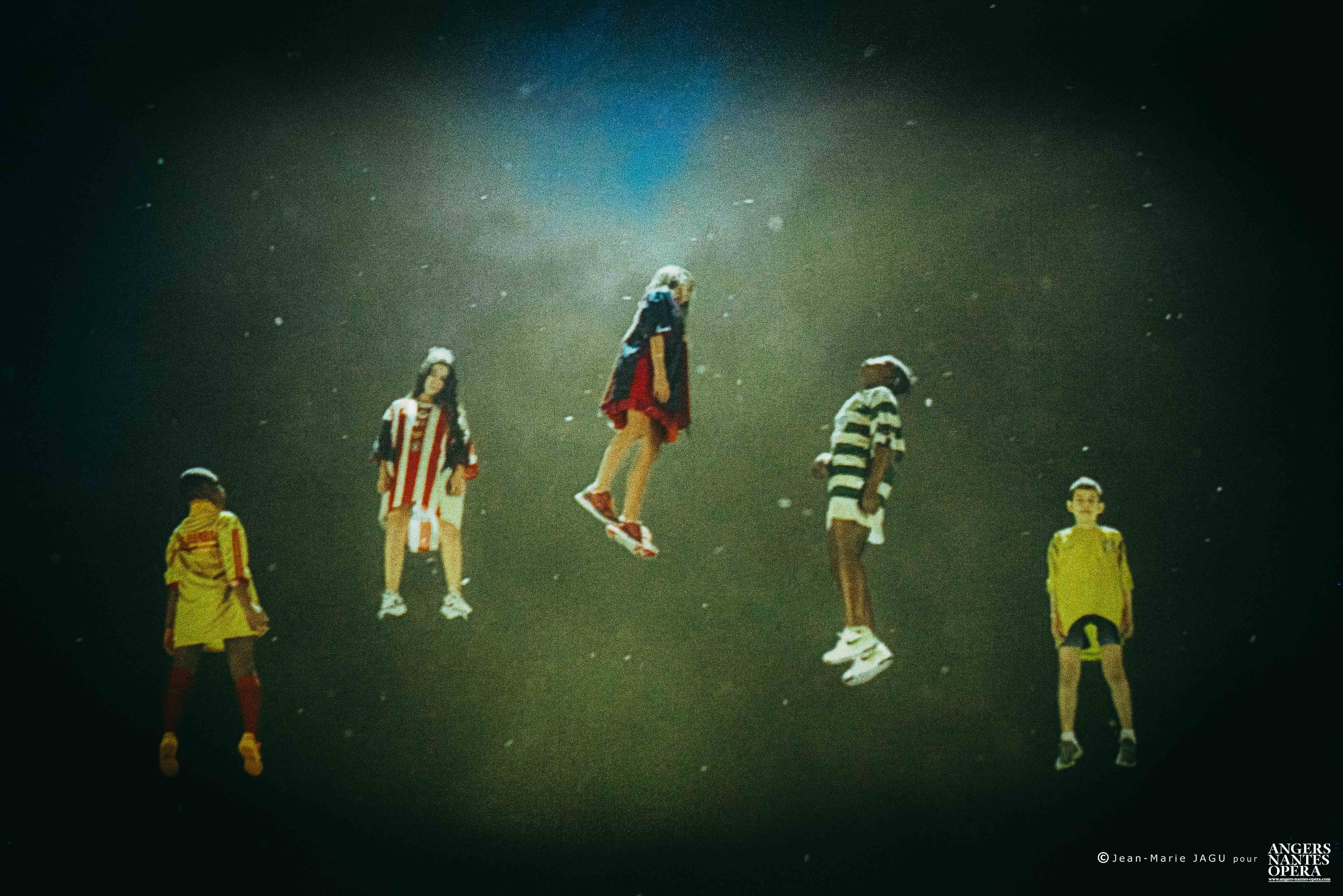 LES SAUVAGES LES SAUVAGES